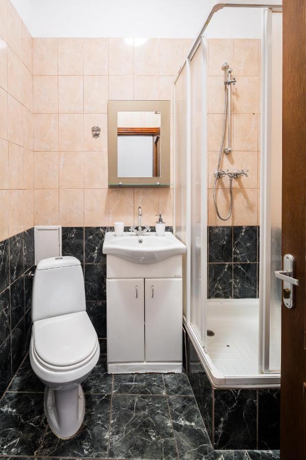 Romari Два Поверхи Apartment ลวีฟ ภายนอก รูปภาพ