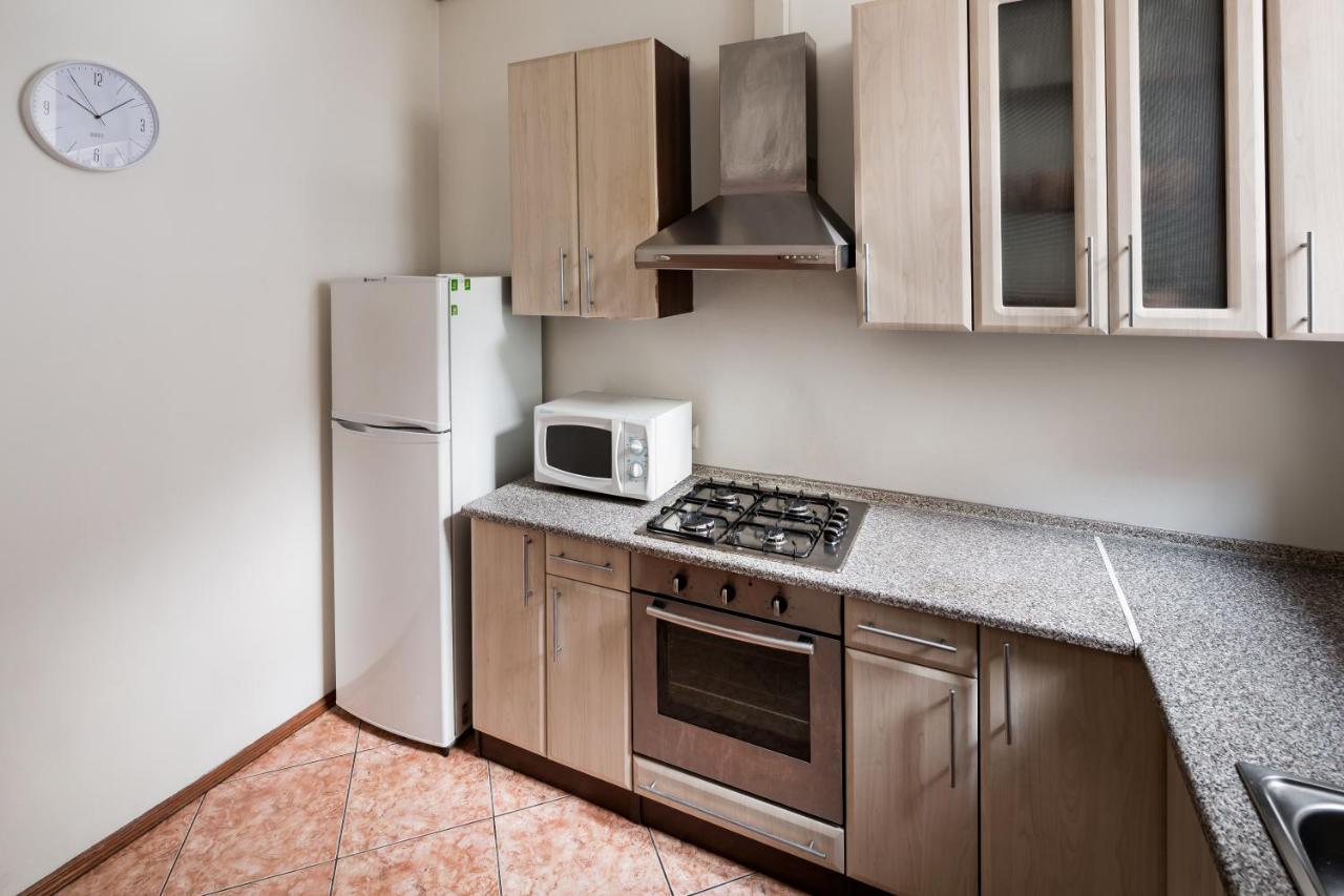 Romari Два Поверхи Apartment ลวีฟ ภายนอก รูปภาพ